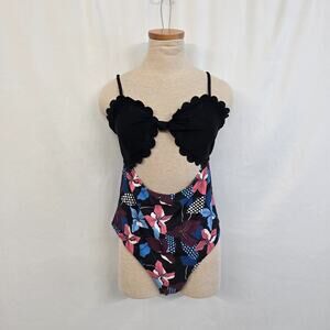 Cupshe One Piece Knotted Front Swimsuit Women's XXL Black Floral Scalloped NWOT